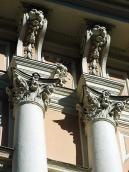 Капітелі колон