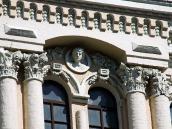 Тимпан 4-го поверху