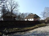 Ліва частина (комора і хата)