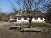 2011 р. Фронтальний вигляд (+ криниця)