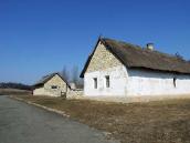 Комора 5, брама, хата