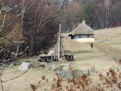 2011 р. Гойдалка, льох і хата