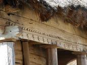 2011 р. Різьблена балка галереї