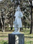 2011 р. Скульптура “Дівчина у квітнику”