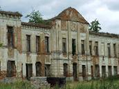 Центральна частина головного фасаду