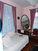 Ліжко і дзеркало