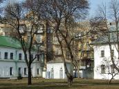 2012 р. Західний кут двора