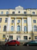 2012 р. Центральна частина фасаду по…