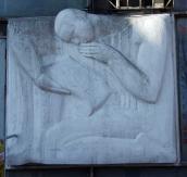 Барельєф «Математика»