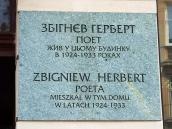 Меморіальна дошка З.Герберту