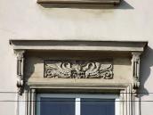 2012 р. Рельєфна вставка над вікном…