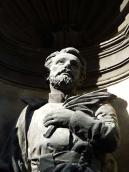 Півпостать