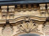 2012 р. Рельєфні прикраси 3-го поверху