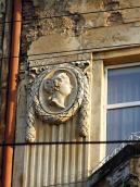 2012 р. Рельєф з бюстом жінки