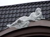 2012 р. Скульптура русалки на фронтоні