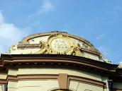 Фронтон з датою побудови «1910»