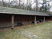 2012 р. Замикаюча стіна з навісом