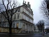 Фрагменти східного і західного крил