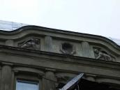 Сецесійний фронтон