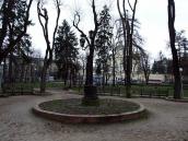 2012 р. Парк в центрі площі