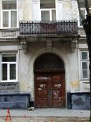 Вхід з боку вул. Каменярів