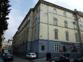 Бічний фасад у перспективі вул. Корнякта