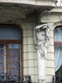 Права скульптурна консоль