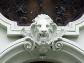 Маскарон у вигляді голови лева