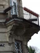 Наріжний балкон 2-го поверху