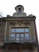 2012 р. Вікно 3-го поверху і фронтон з…
