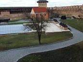 Будинок єпископа на тлі Владичної башти