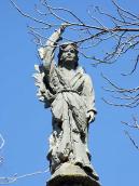 Вінчаюча скульптура ангела