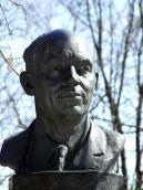 2013 р. Погруддя Є. К. Лазаренка (2)