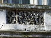 Різьблена плита билець балкону