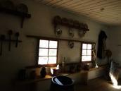 2013 р. Чільна стіна кімнати