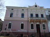 Ліва частина головного фасаду