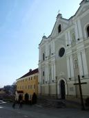 Східний фасад келій та костелу