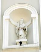 Скульптура пророка у правій ніші…