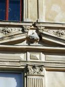 Рельєфний фронтон