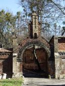 2013 р. Брама внутрішьного двора