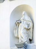 Постать святої в лівій ніші