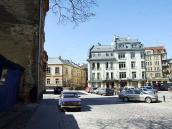 Ліва частина з будинком № 8