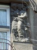 2013 р. Права скульптурна група