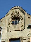 Сецесійний фронтон