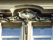 Міжвіконний картуш