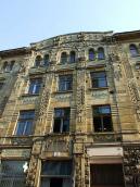 Центральна частина головного фасаду