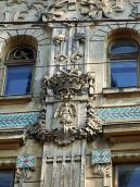 Сецесійна пілястра з рельєфом…