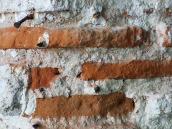 Червона плінфа в муруванні проходу…