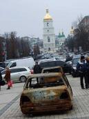 На тлі Володимирського проїзду