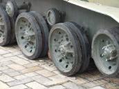 Коліщата є, але гусениць не вистачає...